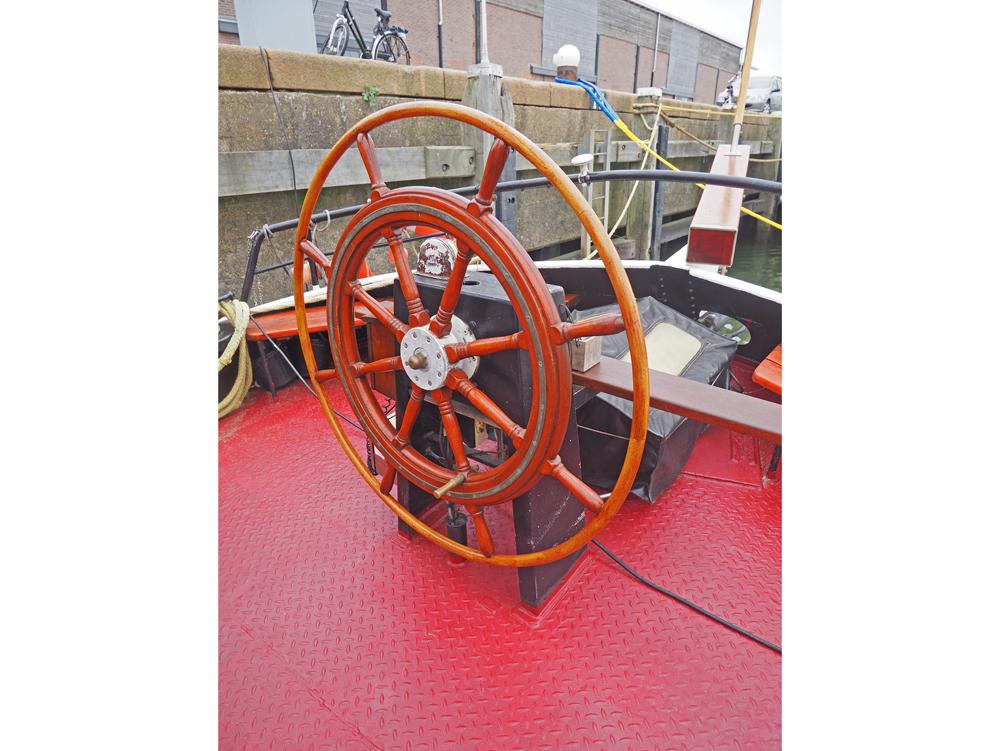 picture Deck equipment
